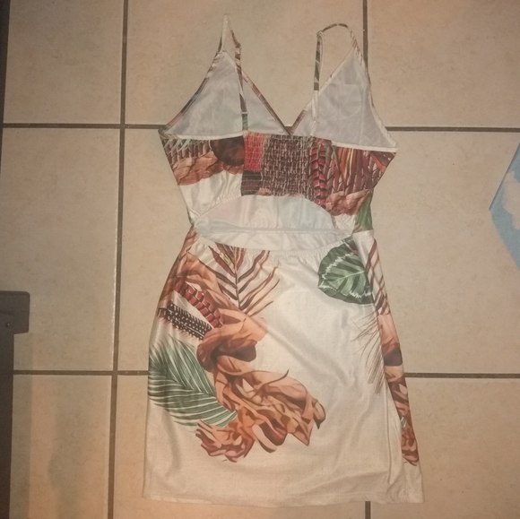 Tropical Palm Print Low Cut Wrap Dress - Picture 10 of 10